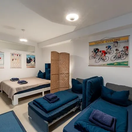 Modern Flat In Kreuzberg 2 Bath