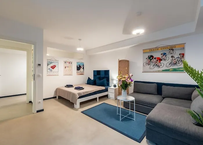 Modern Flat In Kreuzberg 2 Bath 베를린