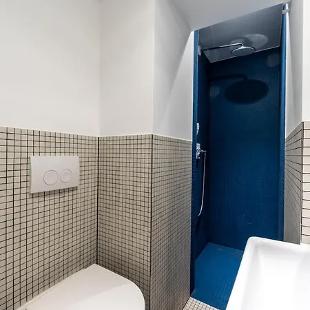 Modern Flat In Kreuzberg 2 Bath 아파트